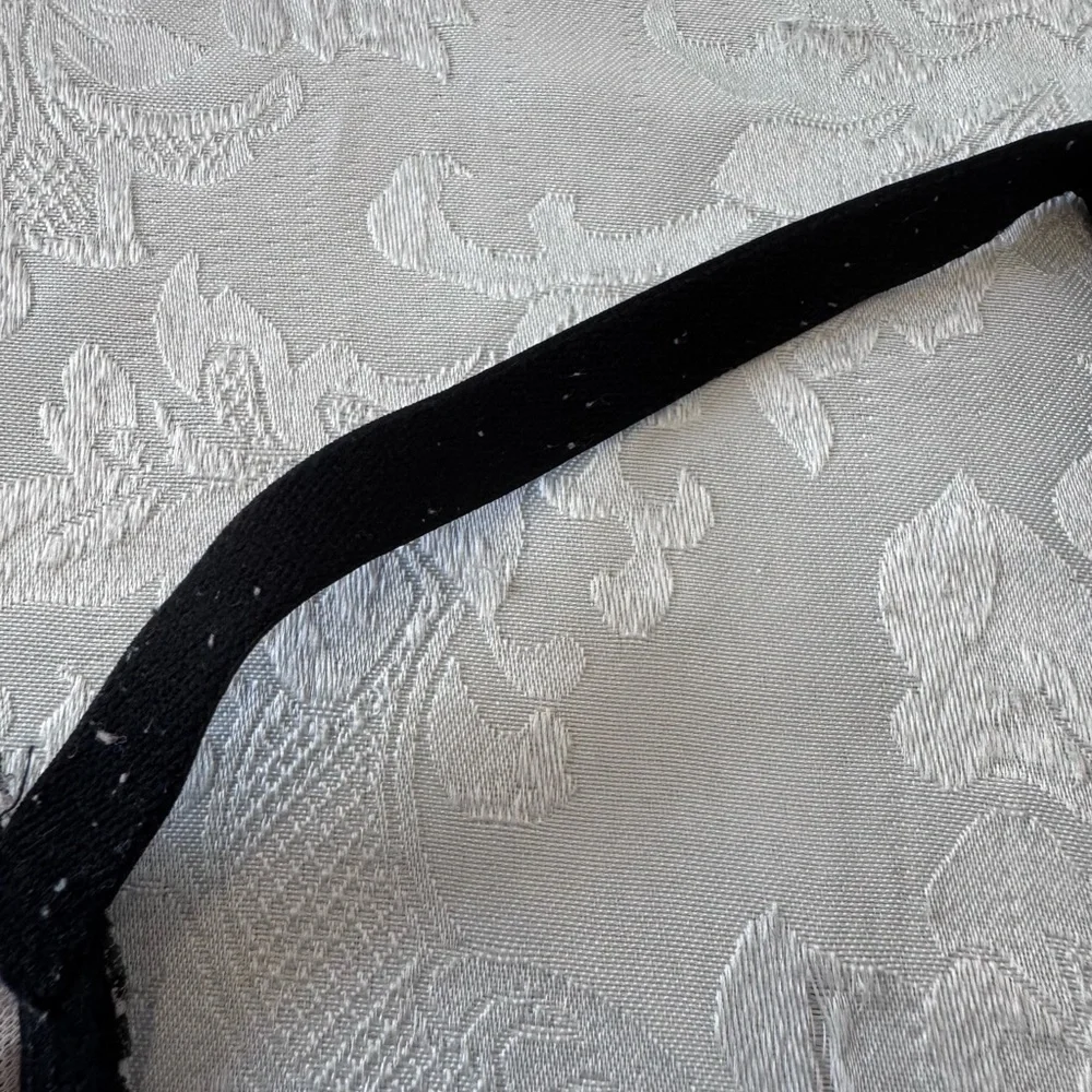 Victoria’s Secret Bra 32DD Very Sexy Unlined Demi‎ Lace Sheer Underwire Lingerie